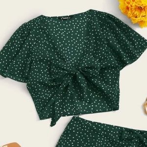 Green and white polka dot tie front top (M)